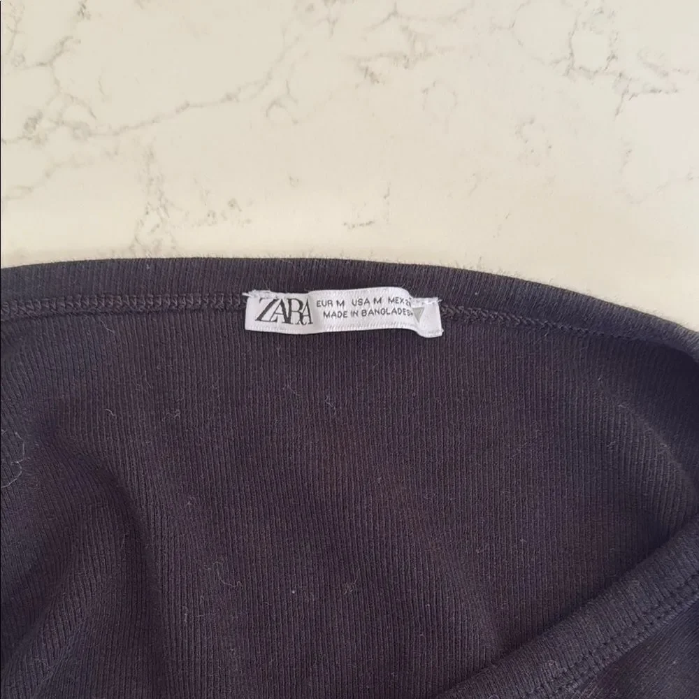 Zara Black Women's long sleeve Crop Top. Size Medium.
